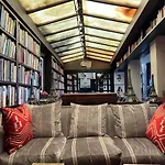 Fucsia Luxury Hotel